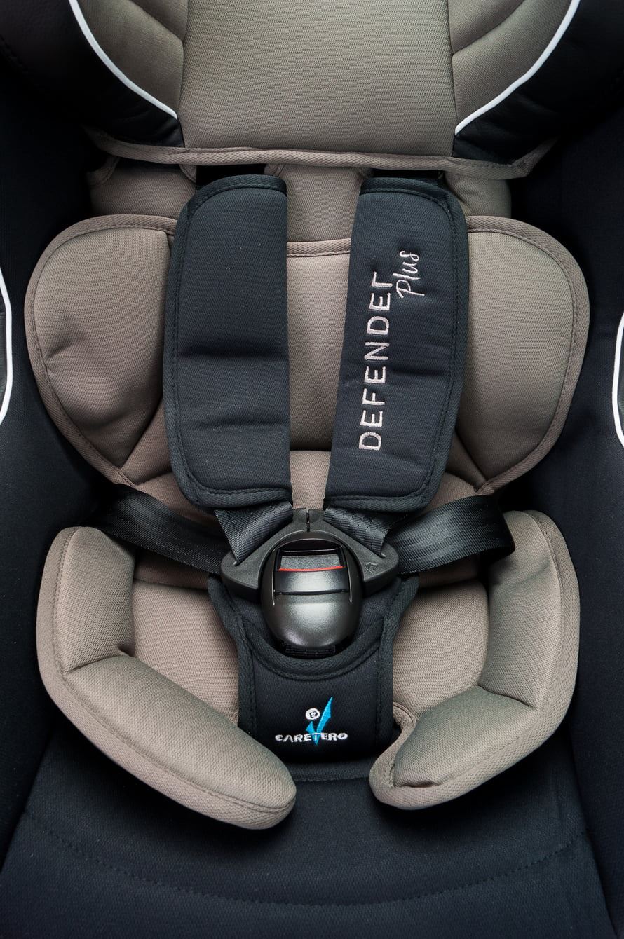 caretero defender plus isofix